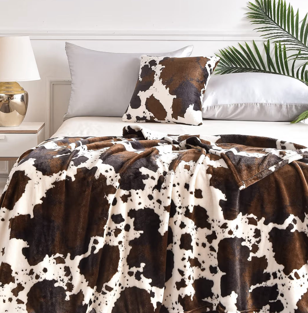 Bnuitland Brown Cow Printed Blanket (50x71 Inches) with Throw Pillow Cover(18×18"), 300 GSM Double Sided Outdoor Lap Throw, Lightweight Fuzzy Decor Blanket for Your Family, Super Soft Flannel