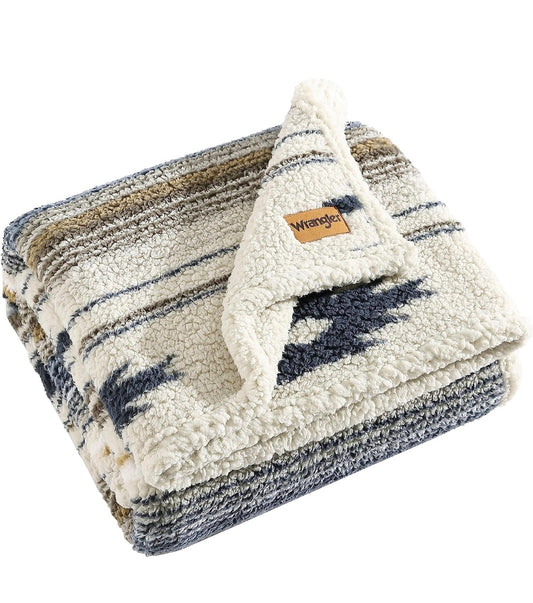 Wrangler - Throw Blanket, Ultra Soft Plush Bedding with Sherpa Reverse, Oeko-Tex Certified - Coyote Sands Brown